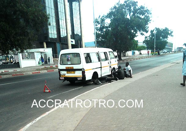 Faulty bus on Accra trotro route