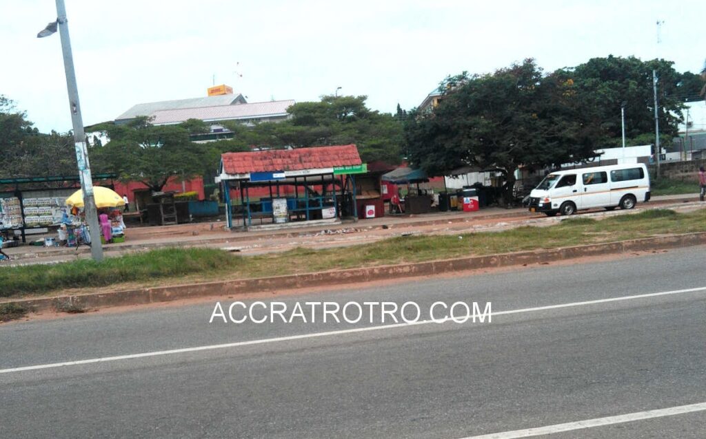 Trotro bus stop at Kanda Mobil