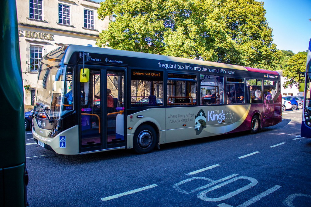 Important tips for passengers boarding buses