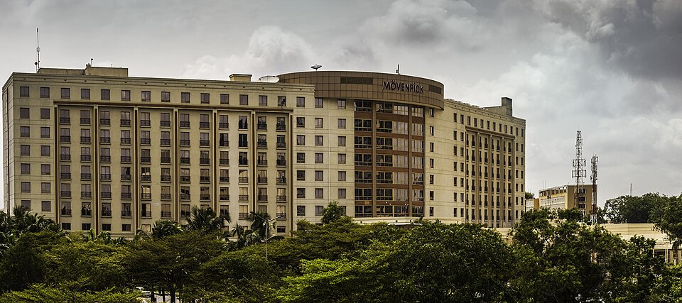 front view of movenpick ambassador hotel accra