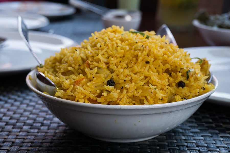 A bowl of rice and shrimps 5
