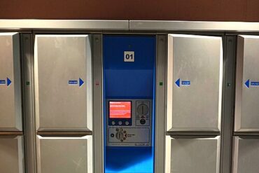 Luggage storage cabinets for passengers