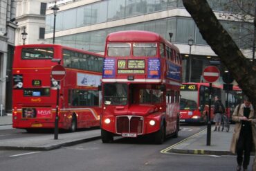 A bus network with dedicated lanes