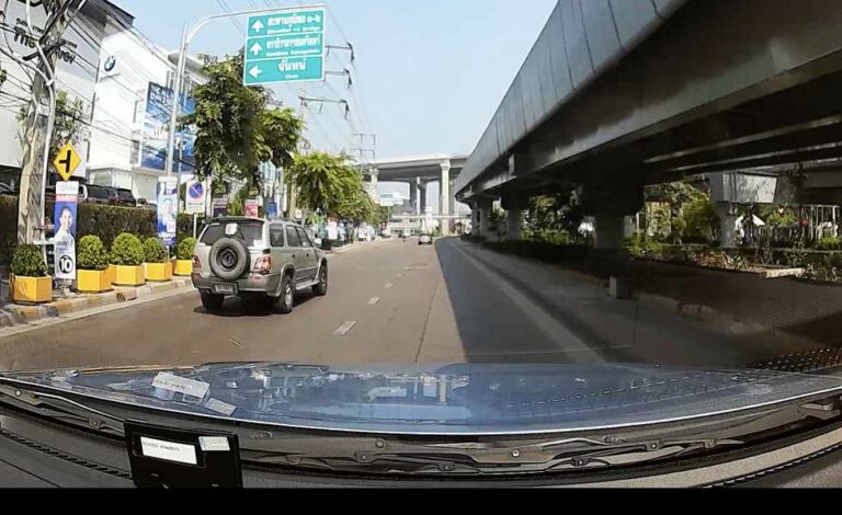 AI camera that operates fom the dashboard of a car 2