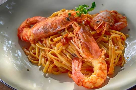 A plate of Linguine allo Scoglio